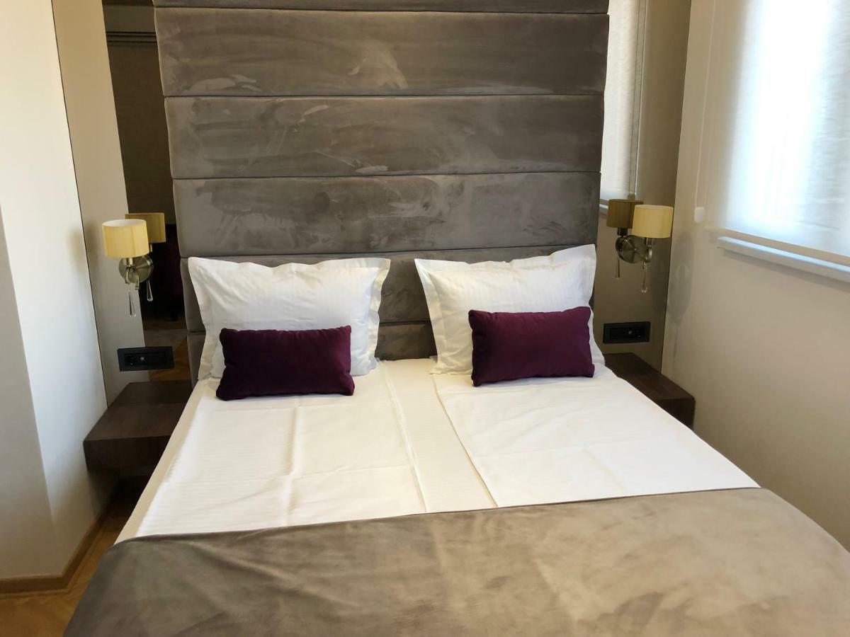 Aria Royal